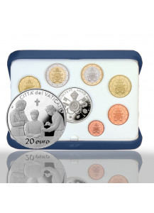 2022 - VATICANO Divisionale 8 monete fondo specchio + 20 Euro Ag