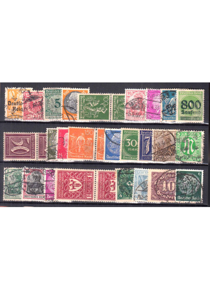 GERMANIA Lotto di 30  francobolli nuoi e timbrati Periodo Terzo Reich